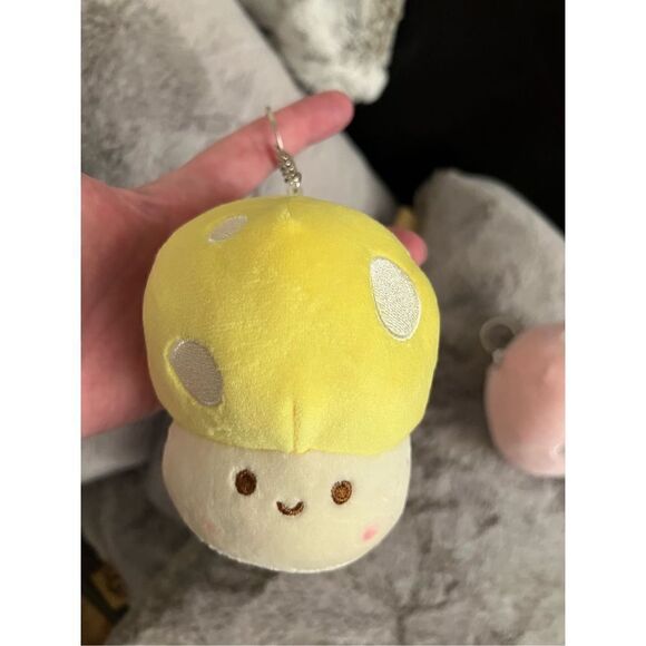 Mushroom Plush Keychains (4) - Picture 7 of 7
